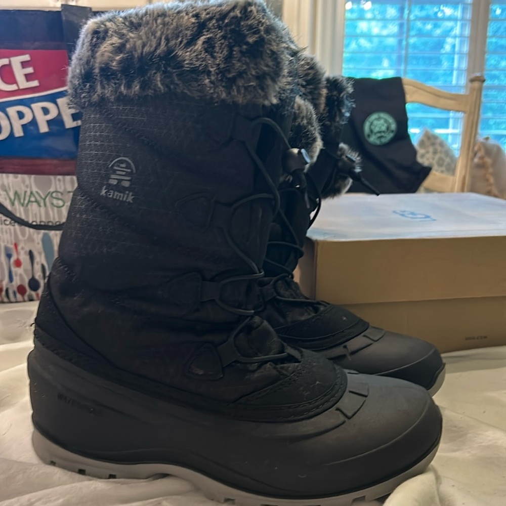 Kamik size 8 snow boots